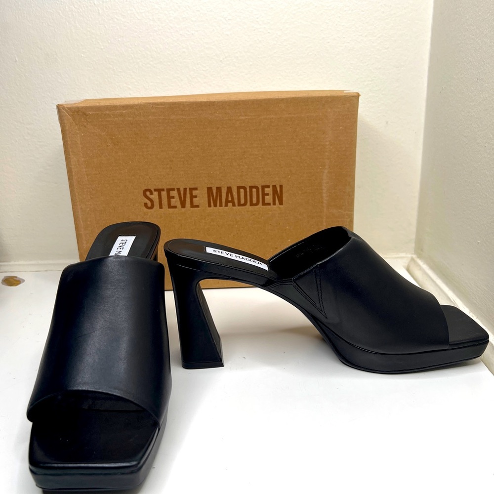 Steven Madden Black Platform Mule